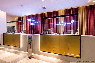 Reception of the PREMIER INN hotel in Hamburg