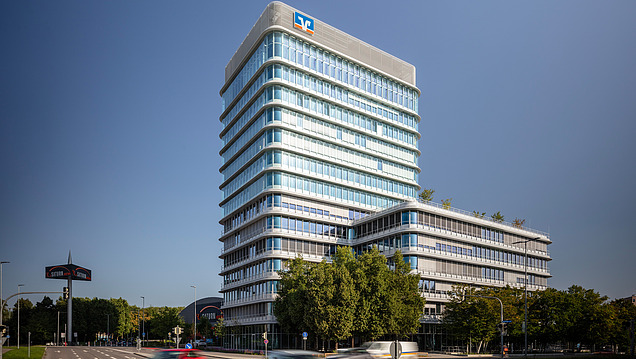Foto Firmenzentrale für Volksbank Raiffeisenbank Bayern Mitte in Ingolstadt