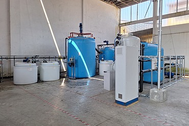 Groundwater purification system for chromate removal.