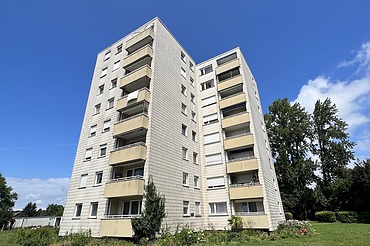 View of the residential building in Eriskirch before renovation