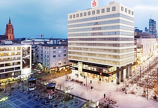 Exterior view of the Bauen im Bestand project Bienenkorbhaus in Frankfurt