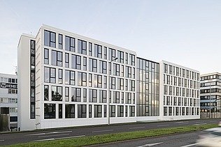Das Innovation Center in Stuttgart, Sicht von der Straße