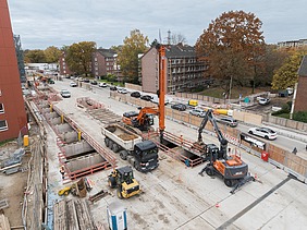 U5 Hamburg Los 2: Luftaufnahme des Baus mit geschlossener Betondecke
