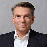 Portrait photo of the commercial management of the ZÜBLIN Subdivision Civil Engineering and Infrastructure