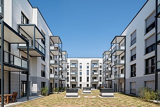Inner courtyard of the HUGO Komfort residential complex in Bayreuth