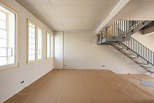 Treppenhaus in weiß Seidelsche Höfe