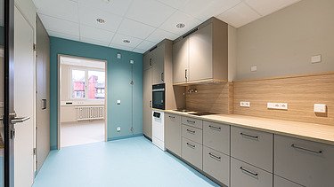 Photo of interiors of new patient and research building, University Hospital, Ulm 