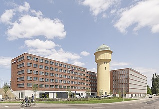 Bürotel am Wasserturm in Karlsruhe in der Außenansicht