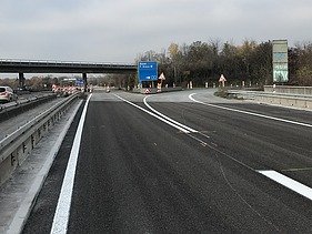 Photo of a newly renovated highway carriageway