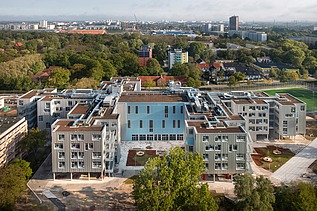 Photo of modern school campus on Allee der Kosmonauten in Berlin-Lichtenberg 
