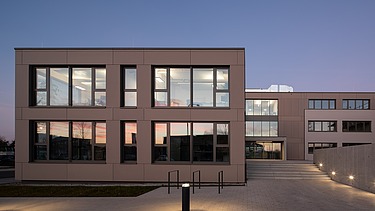 Foto saniertes Bürogebäude und Erweiterungsbau Ed. Züblin AG, Neu-Ulm