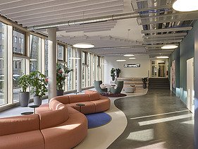 Photo of new interiors in ZÜBLIN's renovated Z2 office building in Stuttgart