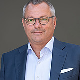 Portraitfoto der technischen Direktionsleitung der ZÜBLIN-Direktion Stuttgart
