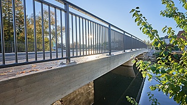 Foto neugebaute Isenbrücke in Dorfen