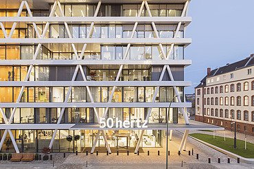 Bild einer Außenansicht eines Bürogebäudes