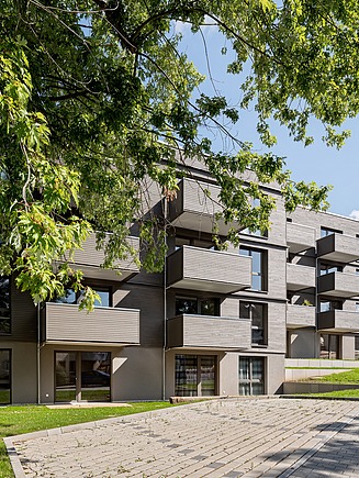 Exterior view of the residential complex on Helmholtz Straße