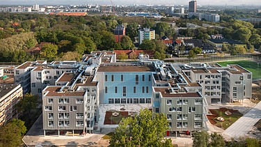 Photo of modern school campus on Allee der Kosmonauten in Berlin-Lichtenberg 