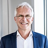 Portrait photo of the commercial management of the ZÜBLIN Subdivision North