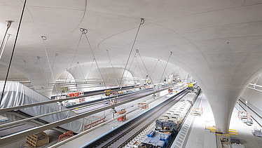 Bahnsteighalle des neuen Tiefbahnhofs S21