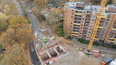 U5 Hamburg Los 2: Luftaufnahme des Baus mit Schacht
