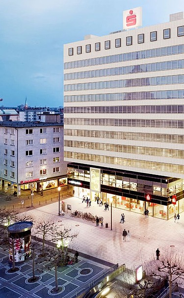 Exterior view of the Bauen im Bestand project Bienenkorbhaus in Frankfurt