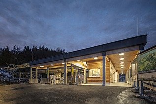 Picture of the cable car station on the Ochsenkopf at night