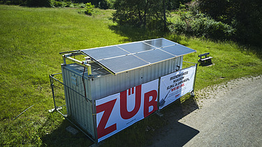 Self-sufficient power supply via PV modules on the container roof.