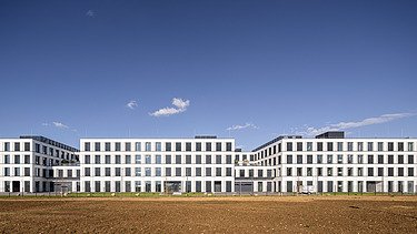 Gesamte Gebäudefront des ASTO Campus Zwei in Gilching