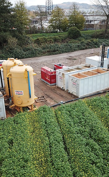Bild der Bauwasserreinigungsanlage unter der neuen Stromtrasse