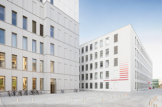 Picture of the exterior view of a hospital