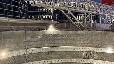 Sicht auf den Schacht beim Flughafen Stuttgart, des ARGE Flughafentunnels