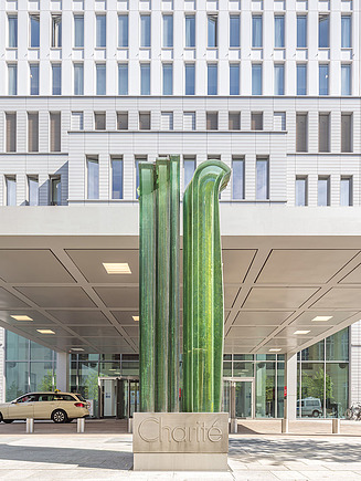 Bild von der Außenansicht eines Krankenhaus