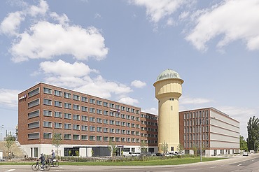 Bürotel am Wasserturm in Karlsruhe in der Außenansicht