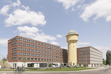 Bürotel am Wasserturm in Karlsruhe in der Außenansicht