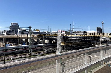 Picture shows a bridge construction site