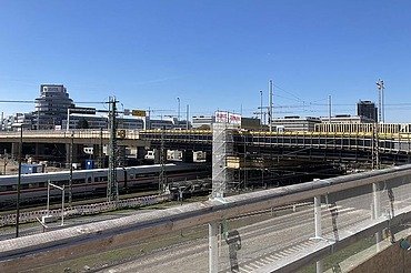 Picture shows a bridge construction site