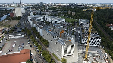 Bird's eye view with Krahn during the construction of the building