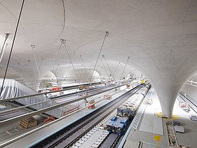 Platform hall of the new underground station S21
