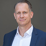Portraitfoto der technischen Direktionsleitung der ZÜBLIN-Direktion Stuttgart