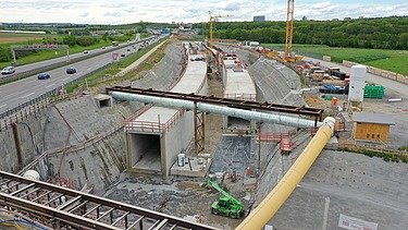 Construction of the ARGE Stuttgart Airport Tunnel with a view of the two tunnel shafts