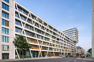 Image of an office building with diagonal steel composite columns