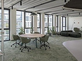 The Innovation Center in Stuttgart, view of an open space with work tables