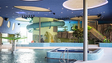 Photo interior view of the newly built Bornheim family pool near Frankfurt 