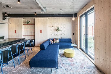 Picture of an interior with wooden elements on the walls