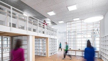 Photo of the interior of the school campus on Allee der Kosmonauten in Berlin-Lichtenberg 