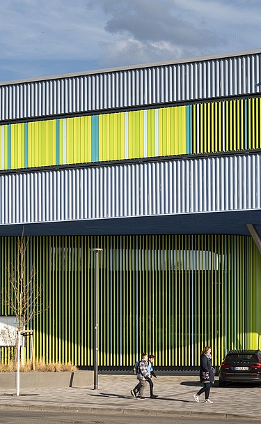Photo exterior view of the newly built family pool in Bornheim near Frankfurt 